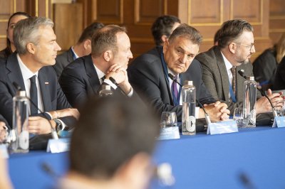 Čačić u Parizu: EU mora snažnije i brže!