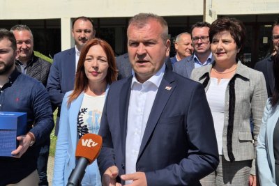 Anđelko Stričak predao potpise za kandidaturu: &quot;Ovo je bio mandat rada, rezultata i brige za čovjeka&quot;